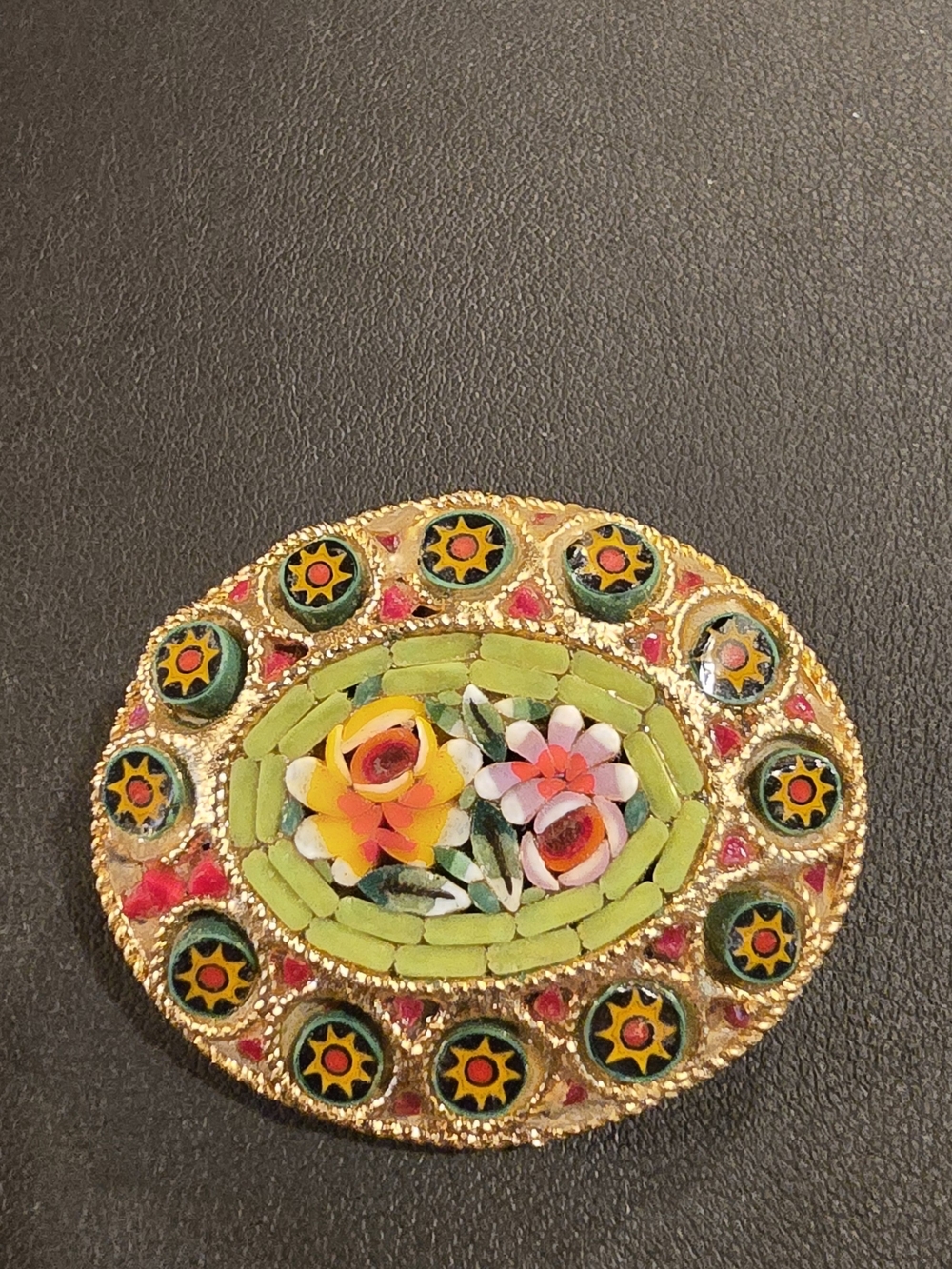 Vintage-Inspired Green Floral Mosaic Brooch - Designer Style - Picture 4 of 5